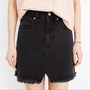 MADEWELL rigid denim vintage wash black a-line frayed hem skirt 23 like new